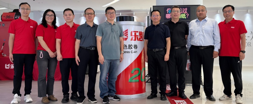 樂凱膠片國(guó)慶亮相保定萬博廣場(chǎng)，8天沉浸式體驗(yàn)點(diǎn)燃市民光影熱情